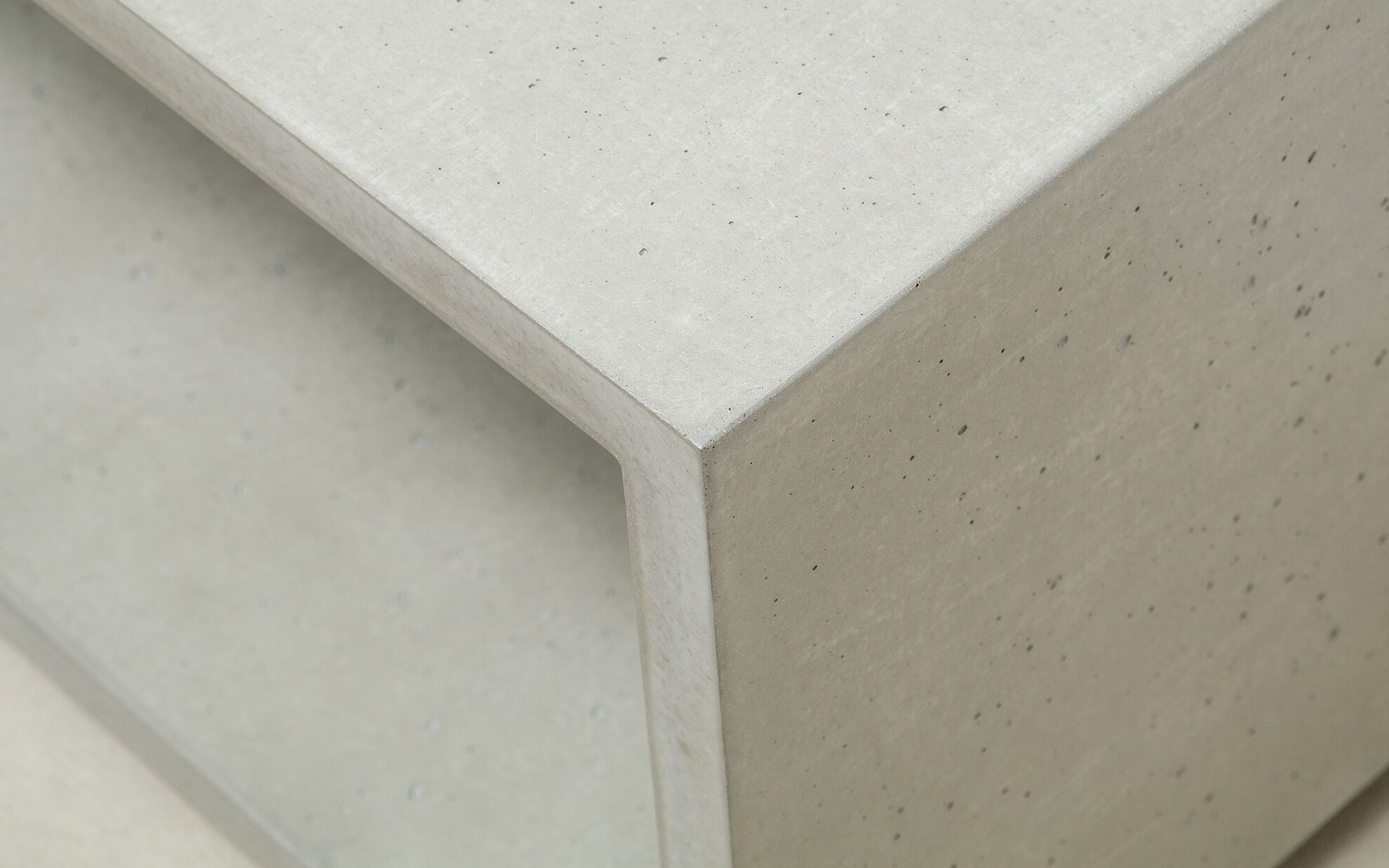 Beton Lowboard 150 cm Kante