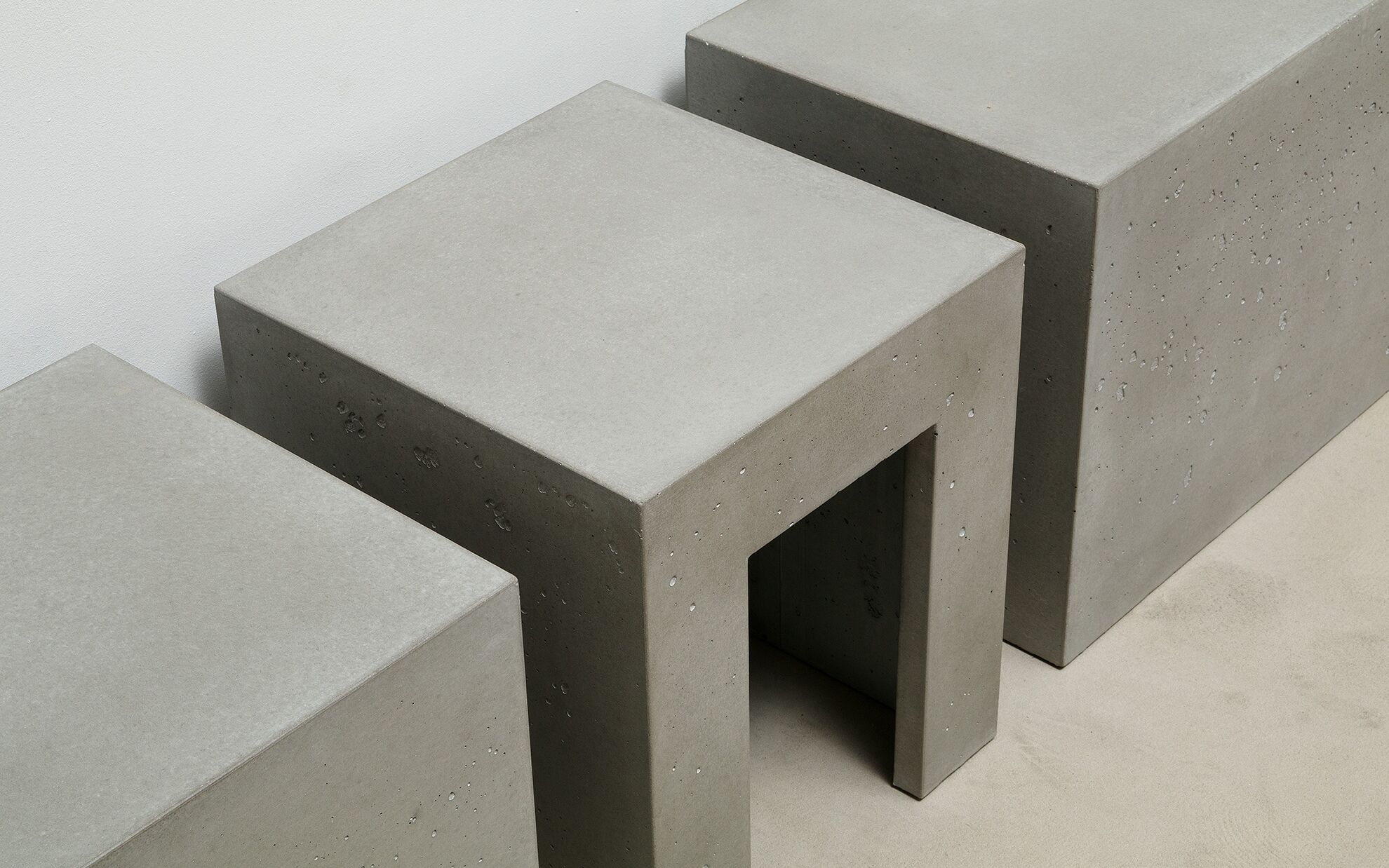 Betonhocker Open Serie