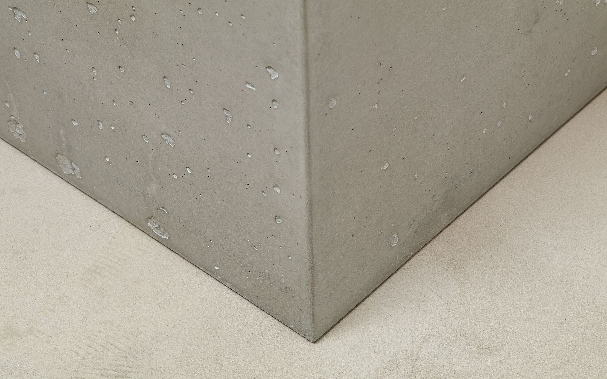 Betonhocker Block