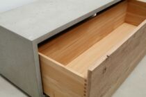Beton Lowboard mit Holzfront