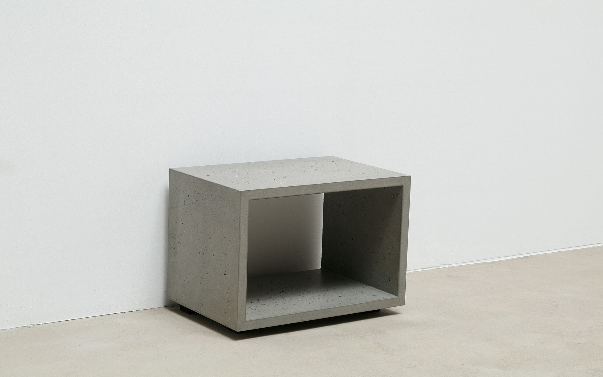 Beton Lowboard 60 cm seitlich
