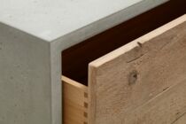 Beton Lowboard mit Holzfront