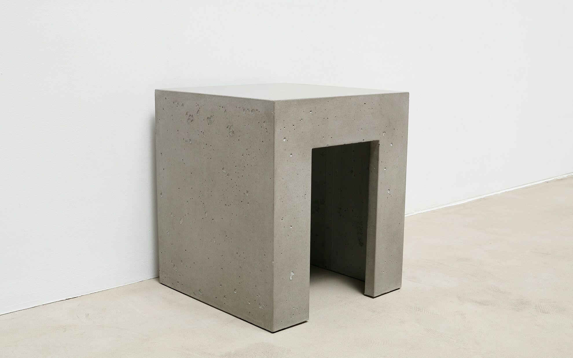 Betonhocker Open