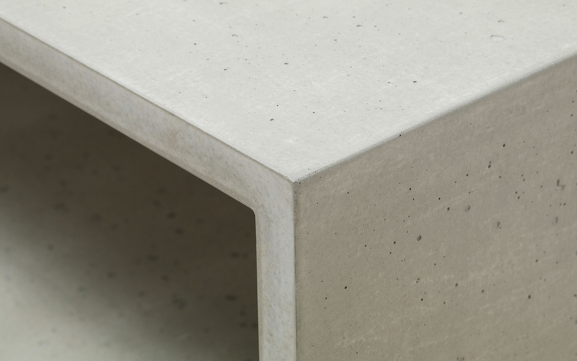 Beton LowbaBeton Lowboard 150 cm Kante 2 in Betongrau 
