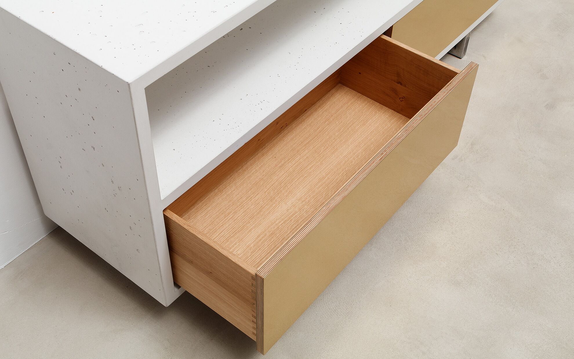Beton-Sideboard weiss mit Schublade