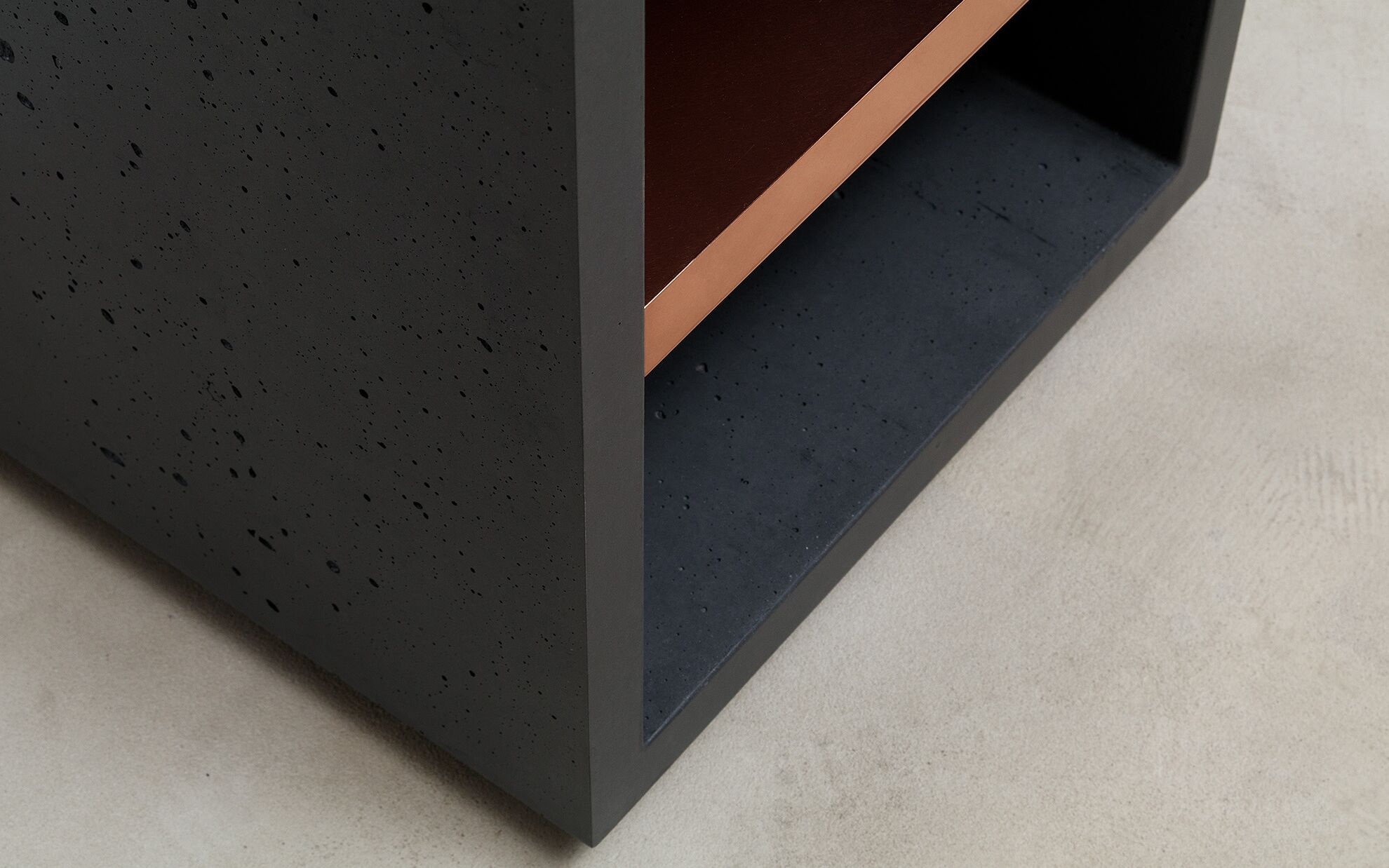 Nachttisch aus Beton