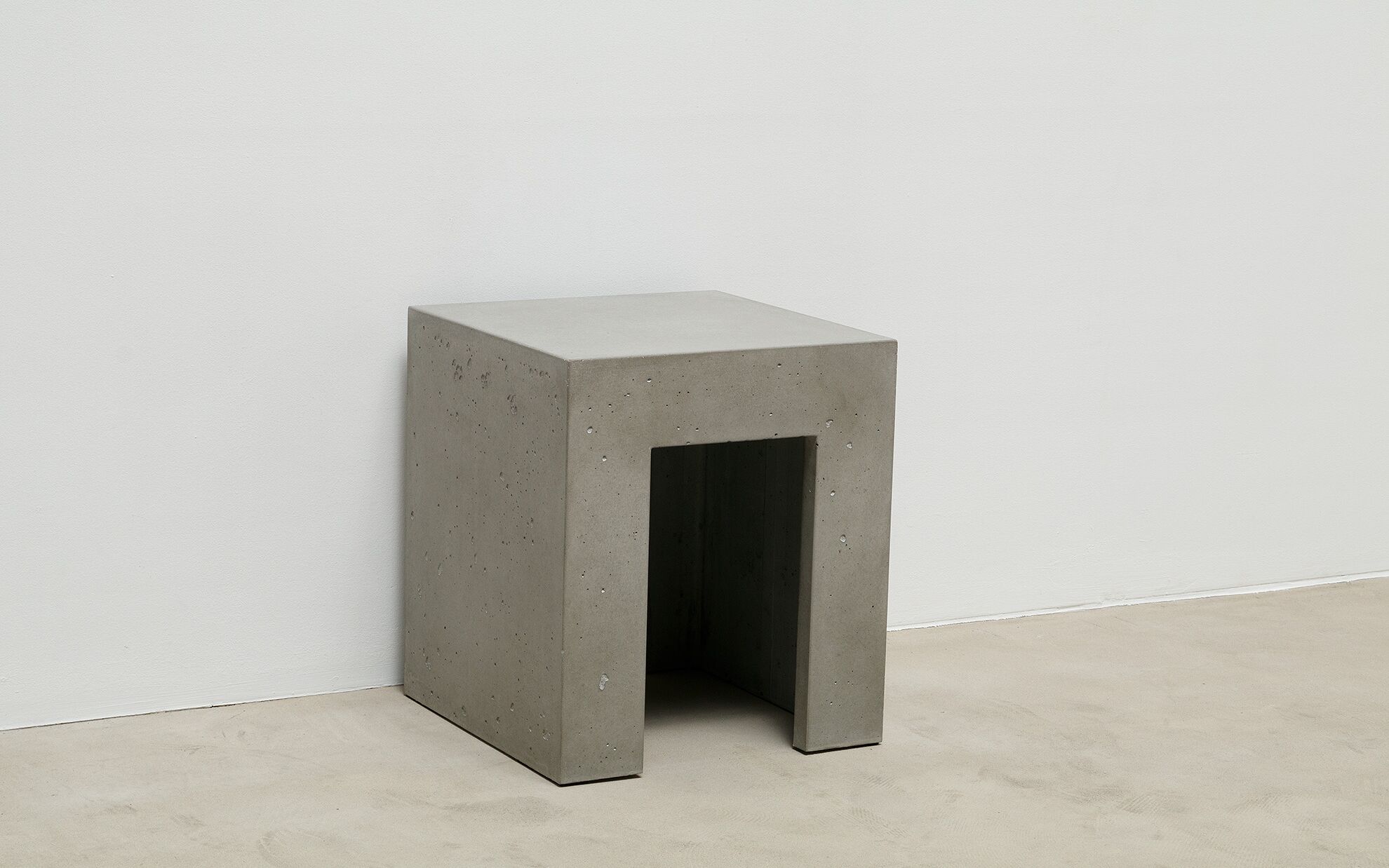 Betonhocker Open