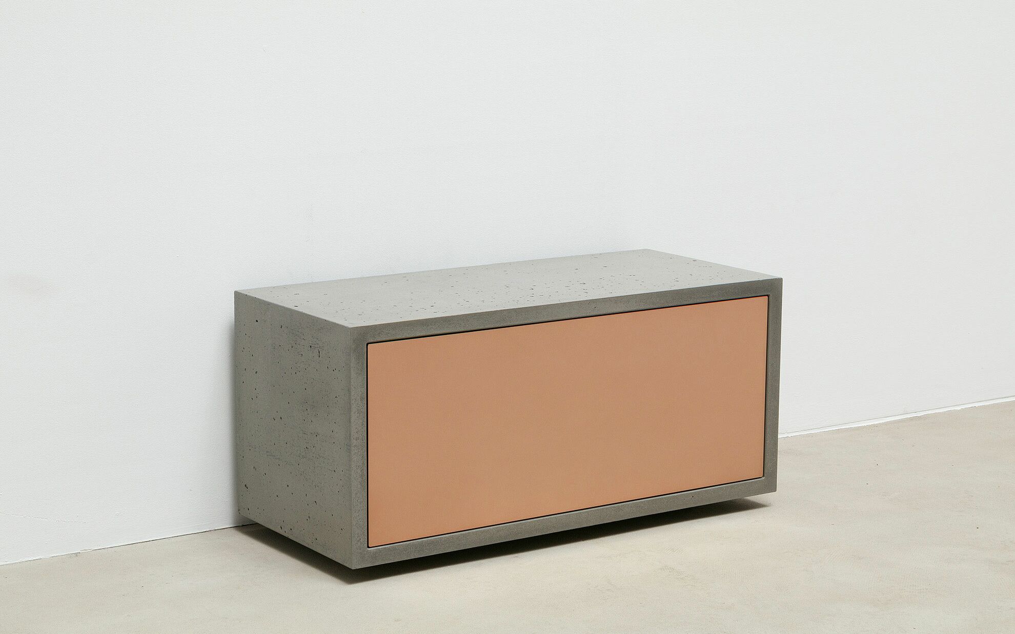 Beton-Lowboard, grau, Kupfer-Front, 90 cm