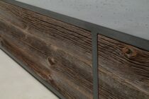 Beton-Lowboard mit Altholzfronten