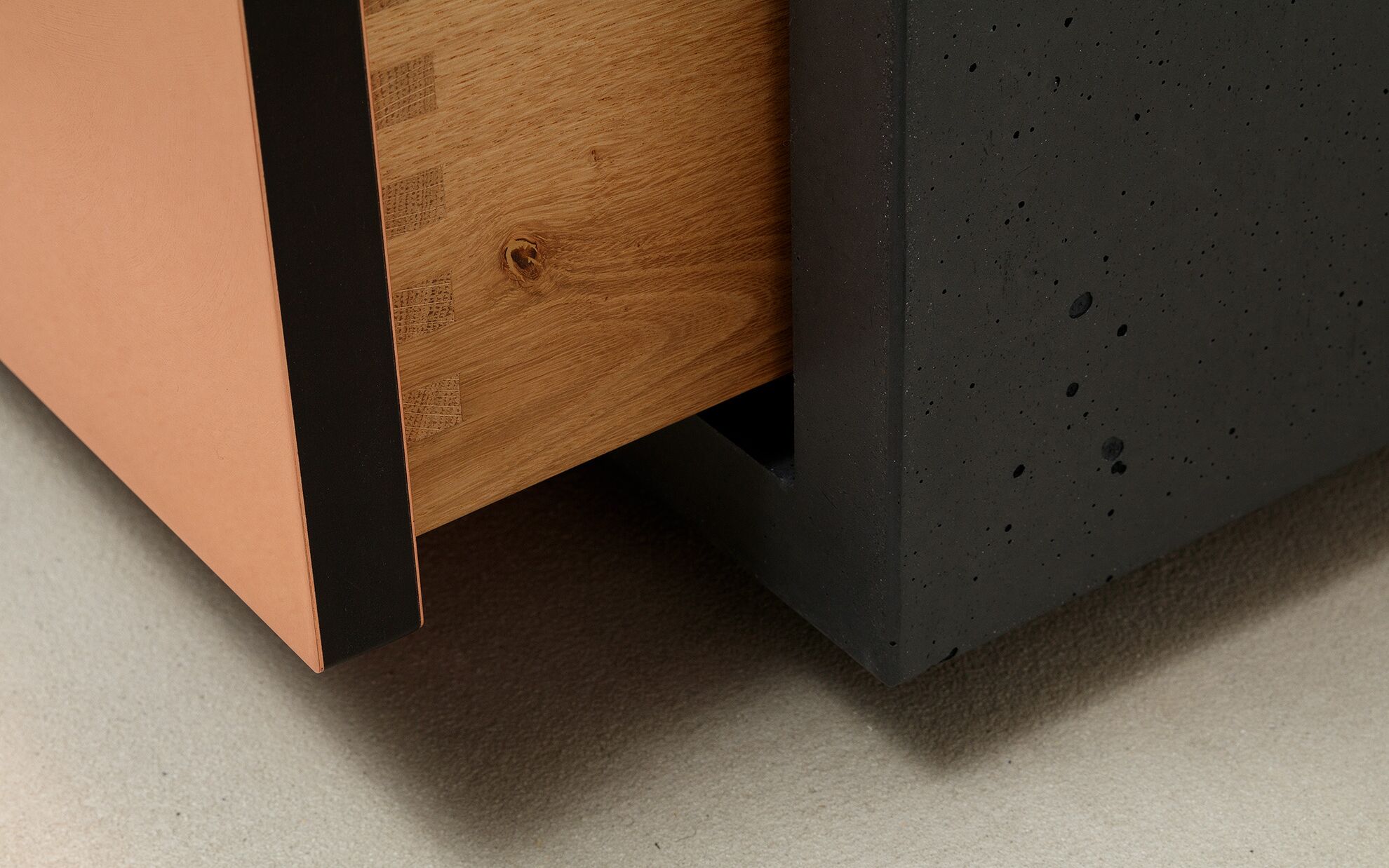Detail Beton-Sideboard Copperbox 160 cm