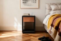 Nachttisch Beton Kupfer im Schlafzimmer