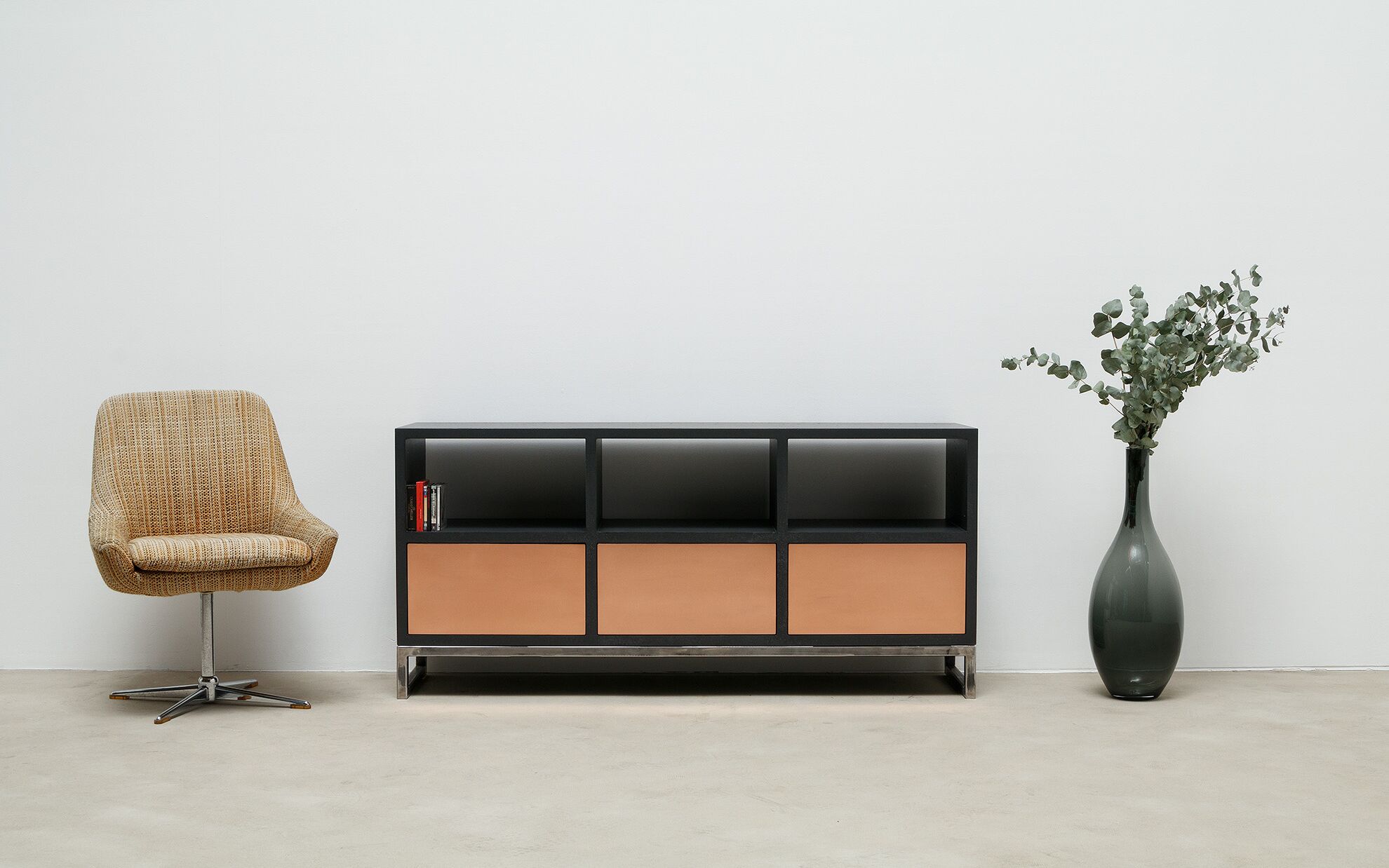 Beton-Sideboard mit Schubladen