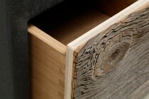 Beton Lowboard mit Schubladen aus Altholz