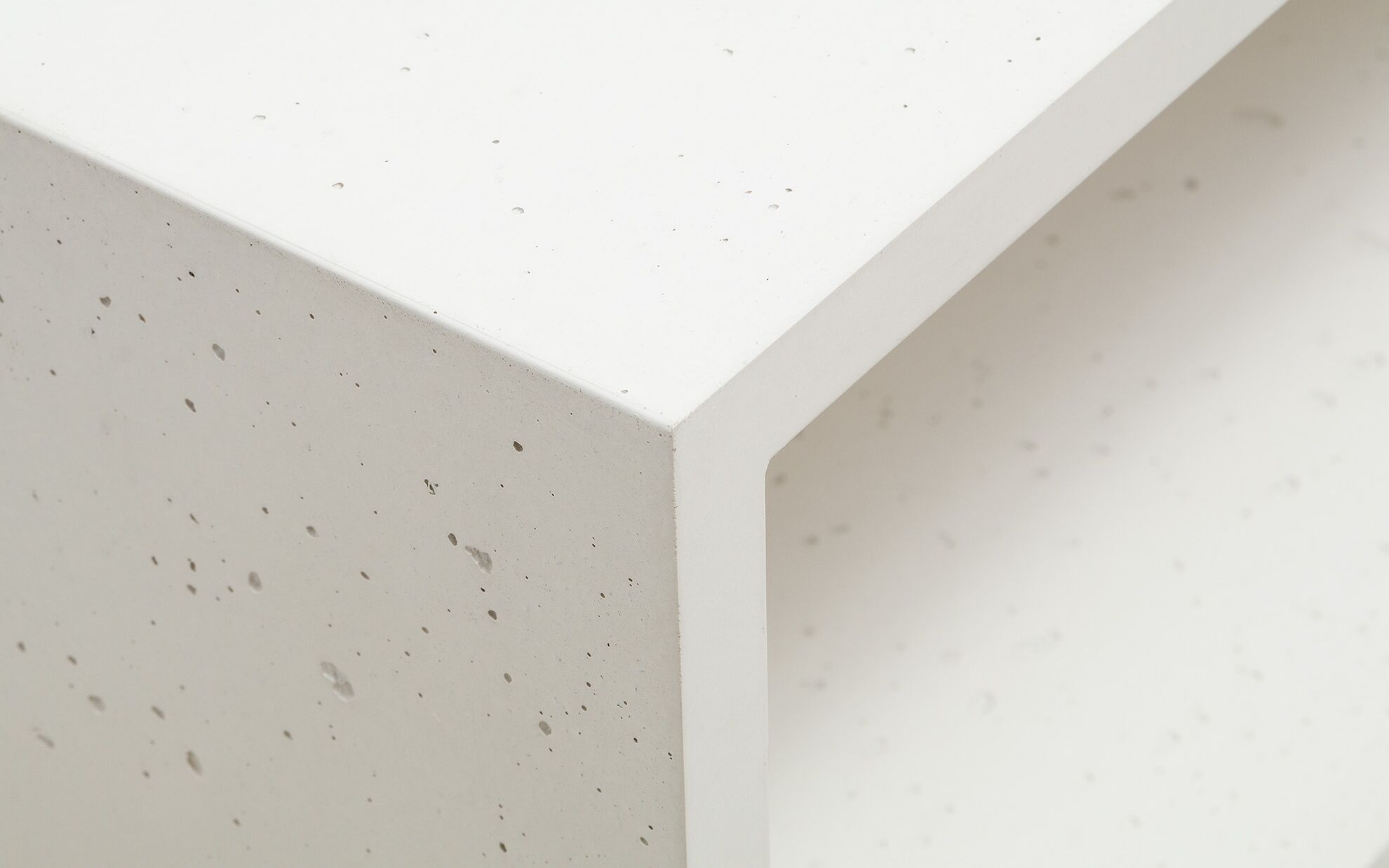 Beton Lowboard White 60 cm Kante