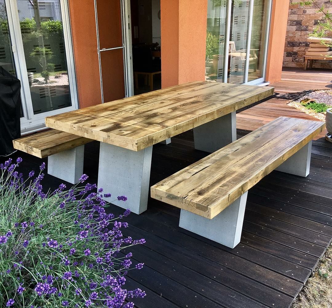 Esstisch mit Bänken Betonbeine, Altholzplatte