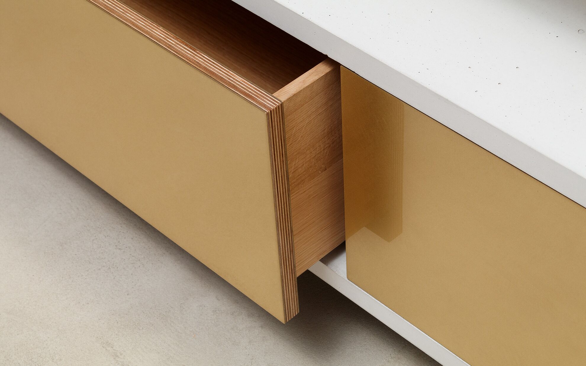 Beton-Sideboard weiss mit Schublade