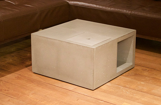 Beton Couchtisch mit Eisfach