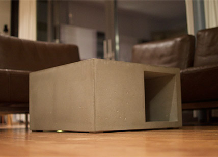 Beton Couchtisch mit Eisfach