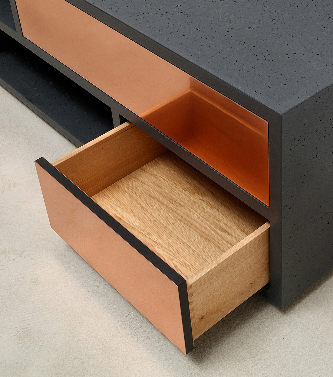 Detail Beton-Sideboard Copperbox